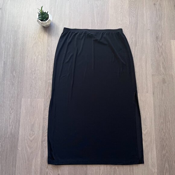 Jessica Plus Black Midi Skirt with Side-Slit & Elastic Waist - Picture 2 of 11